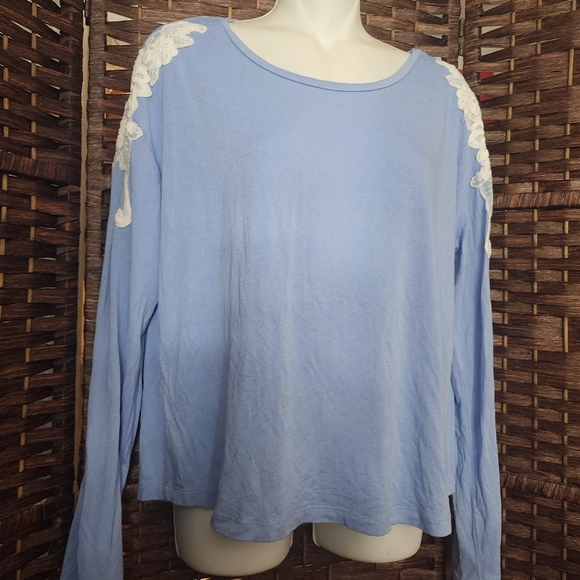 One Hart Embroidered Long Sleeve Periwinkle Blue M - Picture 6 of 8